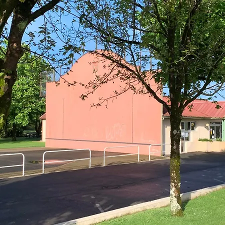 Hébergement de vacances Grande Maison Familiale Avec Jardin- 10 Pers Au Coeur Du Bearn *