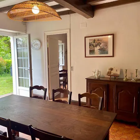 Holiday home Maison Mirande- Grand Familial Entre Et Montagne Confort Tres Bien Equipe