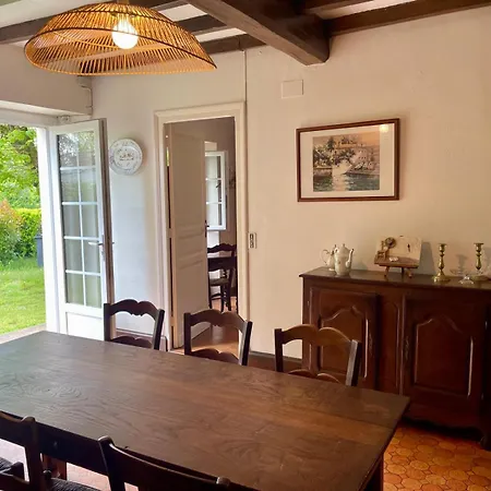 Σπίτι διακοπών Maison Familiale 10 Pers Avec Jardin & Calme Au Coeur Du Bearn